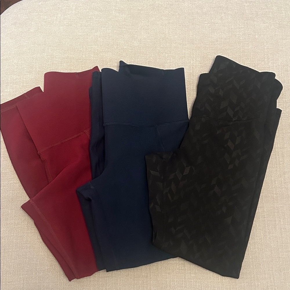 3 Pairs of Old Navy Women's Leggings - Burgundy, Navy, Black (size medium)